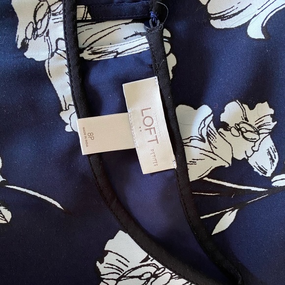 8P Ann Taylor Loft Dress, navy with floral pattern - Picture 3 of 4